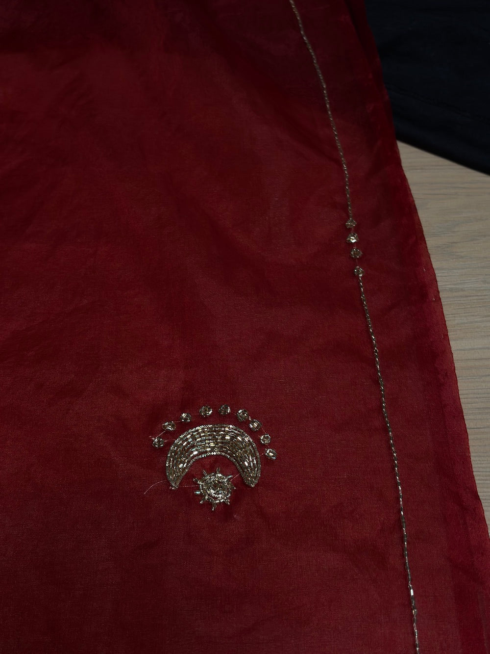 CHAND TARA Dark Red Handwoven Organza Saree with Cutdana Hand Embroidery Work | KIHUMS Saree