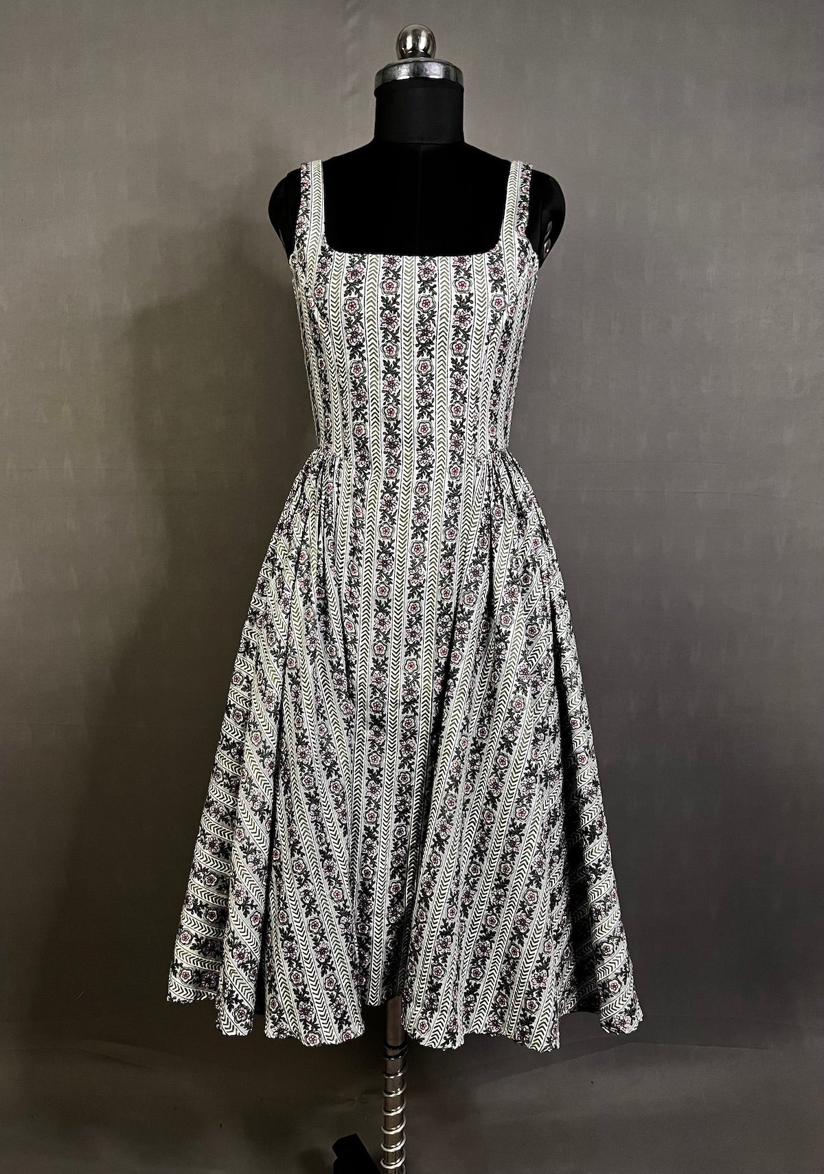 Corset Sun Dress - A Timeless Blend of Elegance and Charm