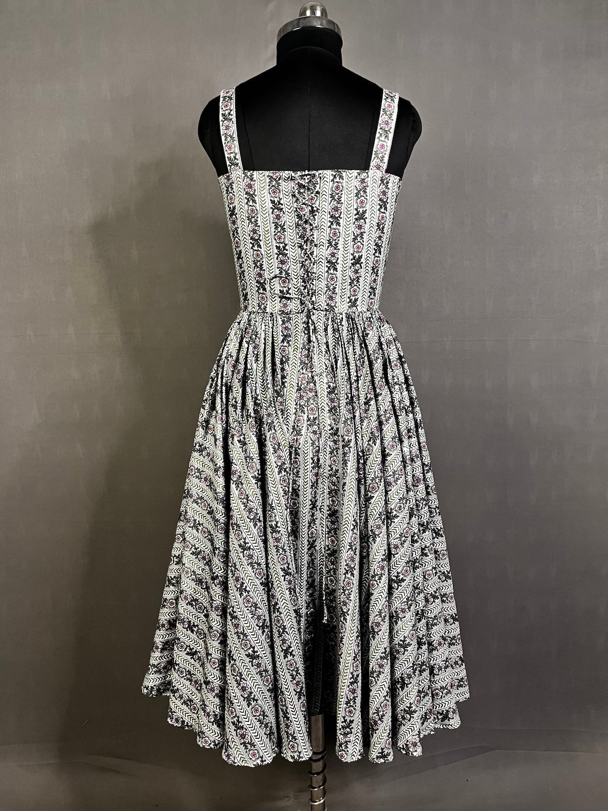 Corset Sun Dress - A Timeless Blend of Elegance and Charm