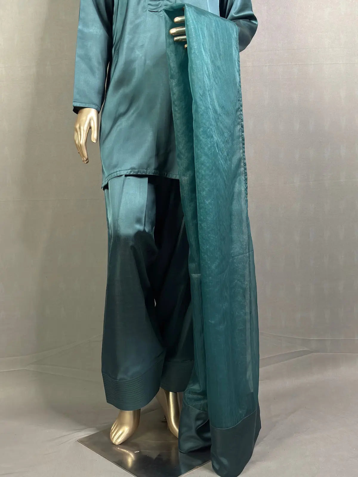 MEHRU Pine Green Farshi Shalwar Pakistani Kurta Set | Best Pakistani Kurta Sets for women kihums clothing