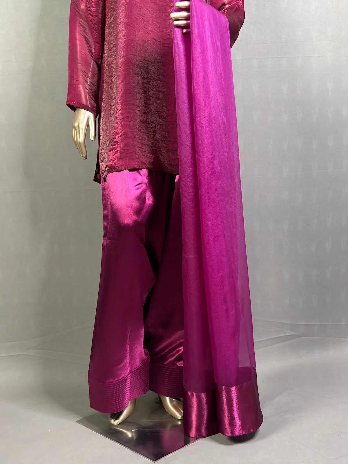 MEHRU Magenta Farshi Shalwar Pakistani Kurta Set | Best Pakistani Kurta Sets for women kihums clothing