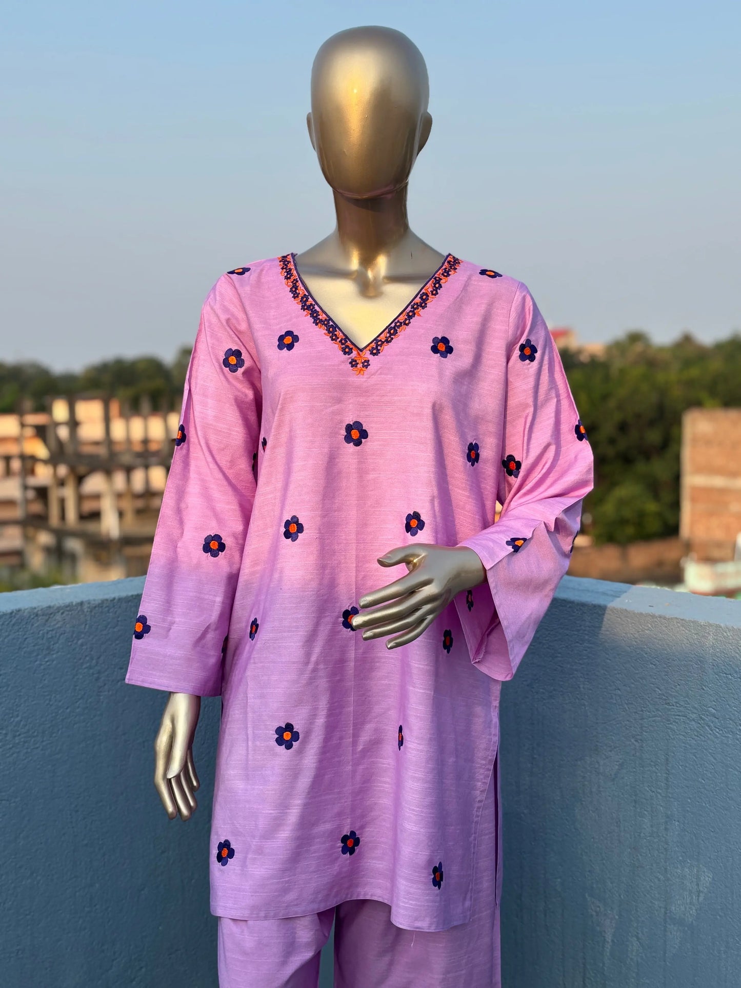 Lavendar- Pakistani Silhouette Floral Embroidery Kurta Set kihums clothing