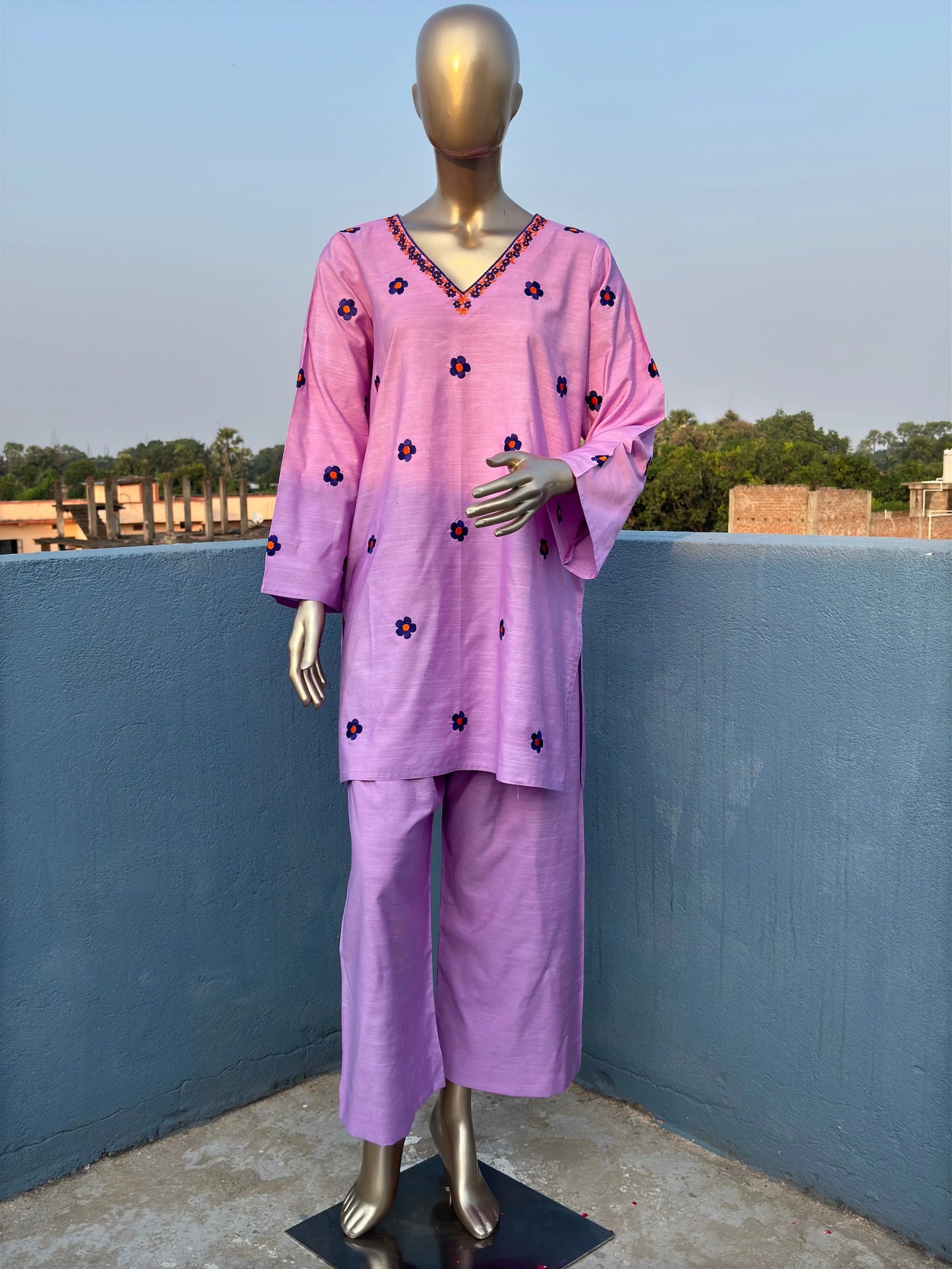 Lavendar- Pakistani Silhouette Floral Embroidery Kurta Set kihums clothing
