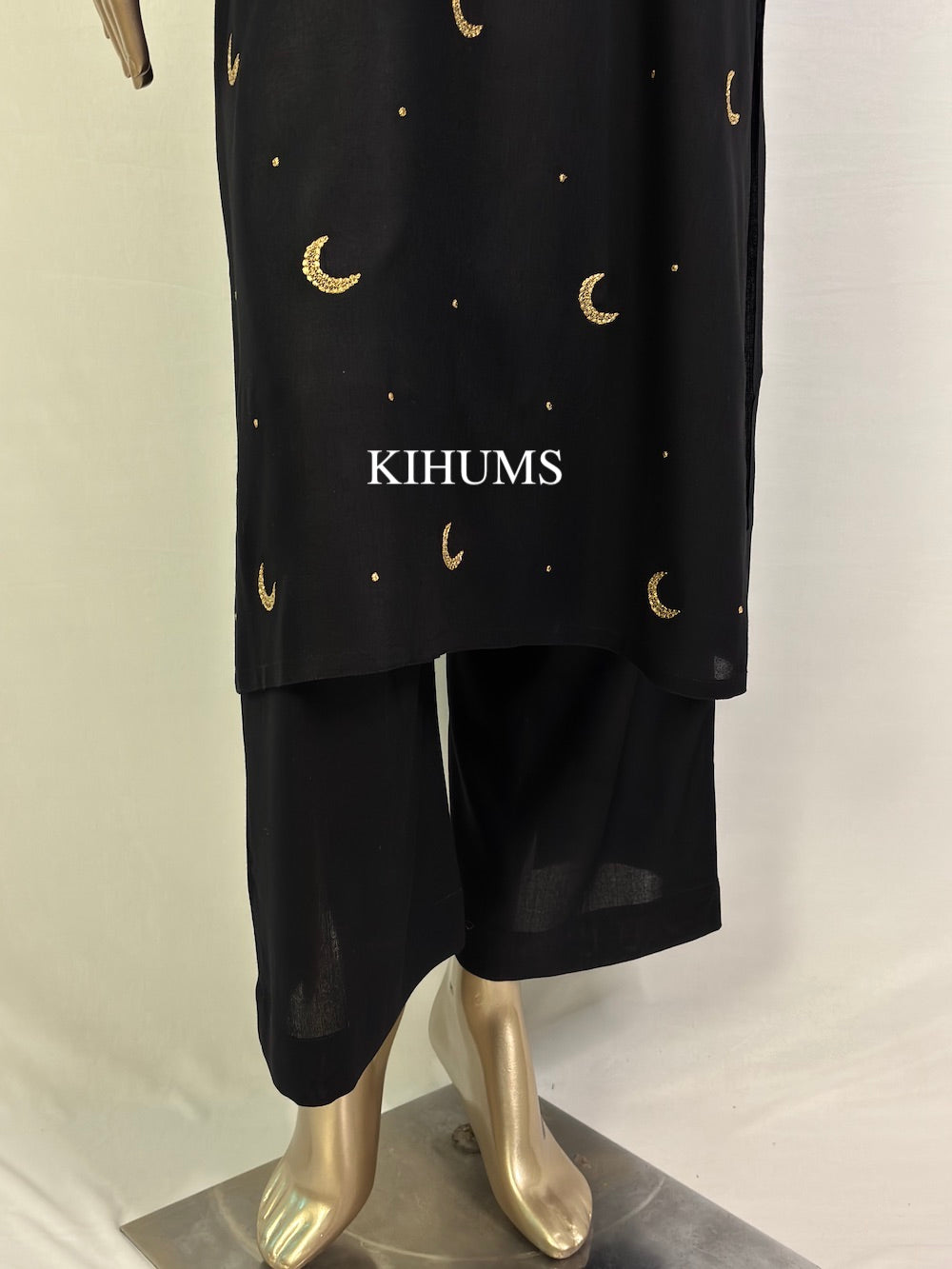 CHAND SIFARISH Three Piece Kurta Sets for women | Embroidery work