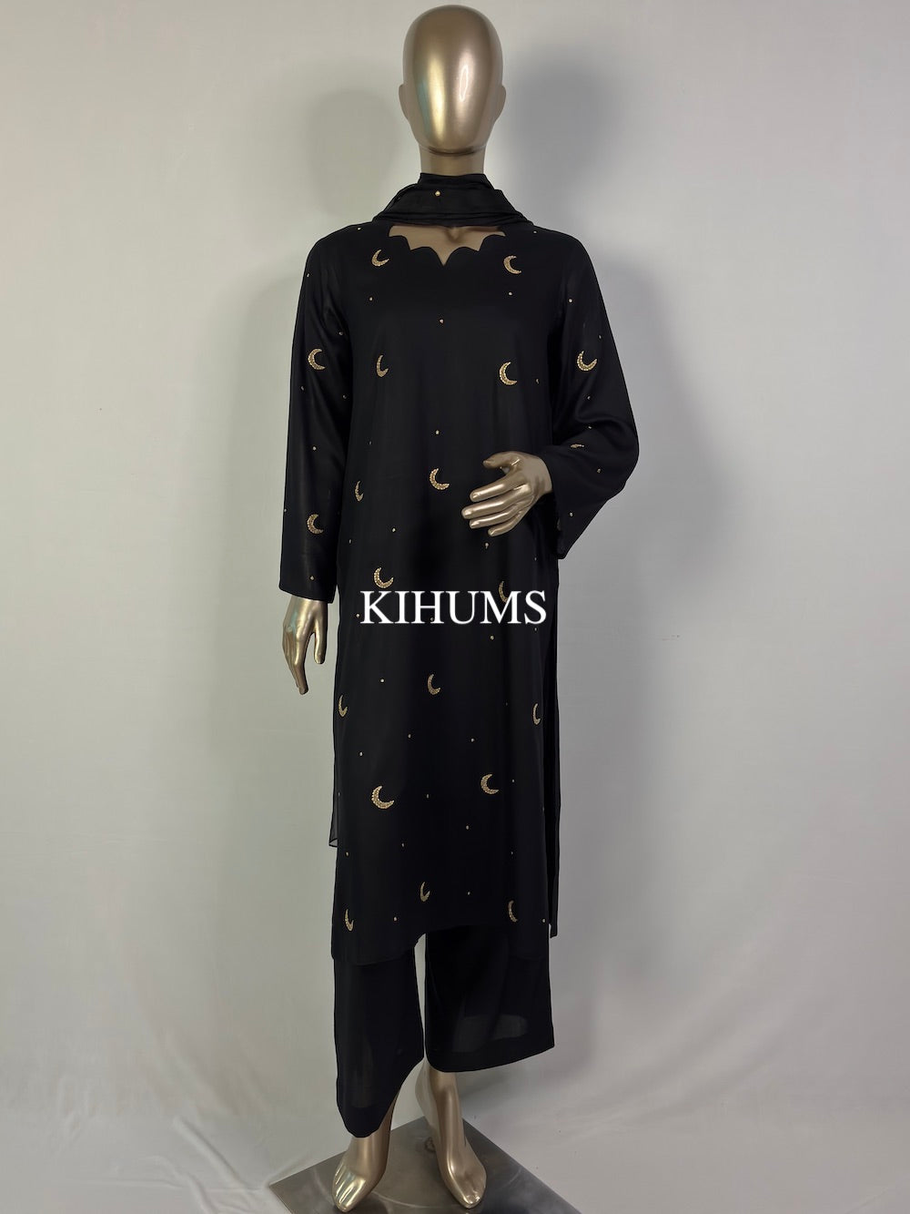 CHAND SIFARISH Three Piece Kurta Sets for women | Embroidery work