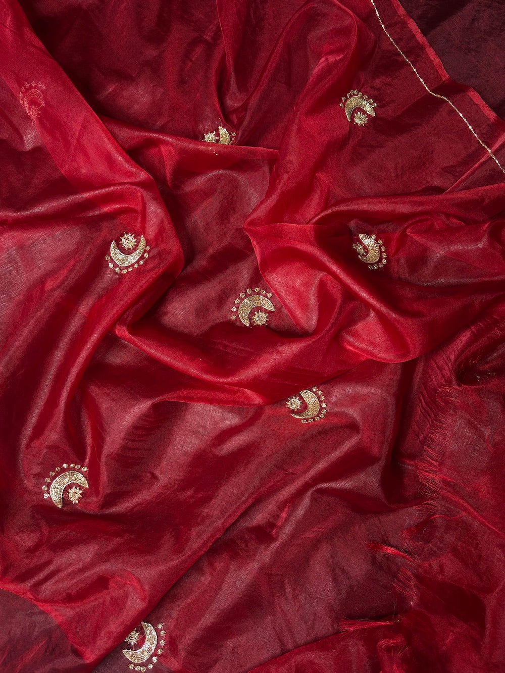 CHAND TARA Dark Red Handwoven Organza Saree with Cutdana Hand Embroidery Work | KIHUMS Saree