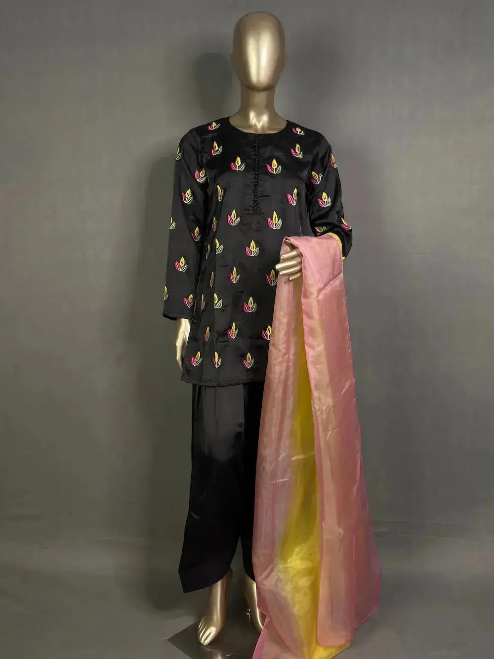 Black Farsi Style Pakistani Kurta Set | Embroidery work | Best Pakistani Kurta Sets for women kihums clothing