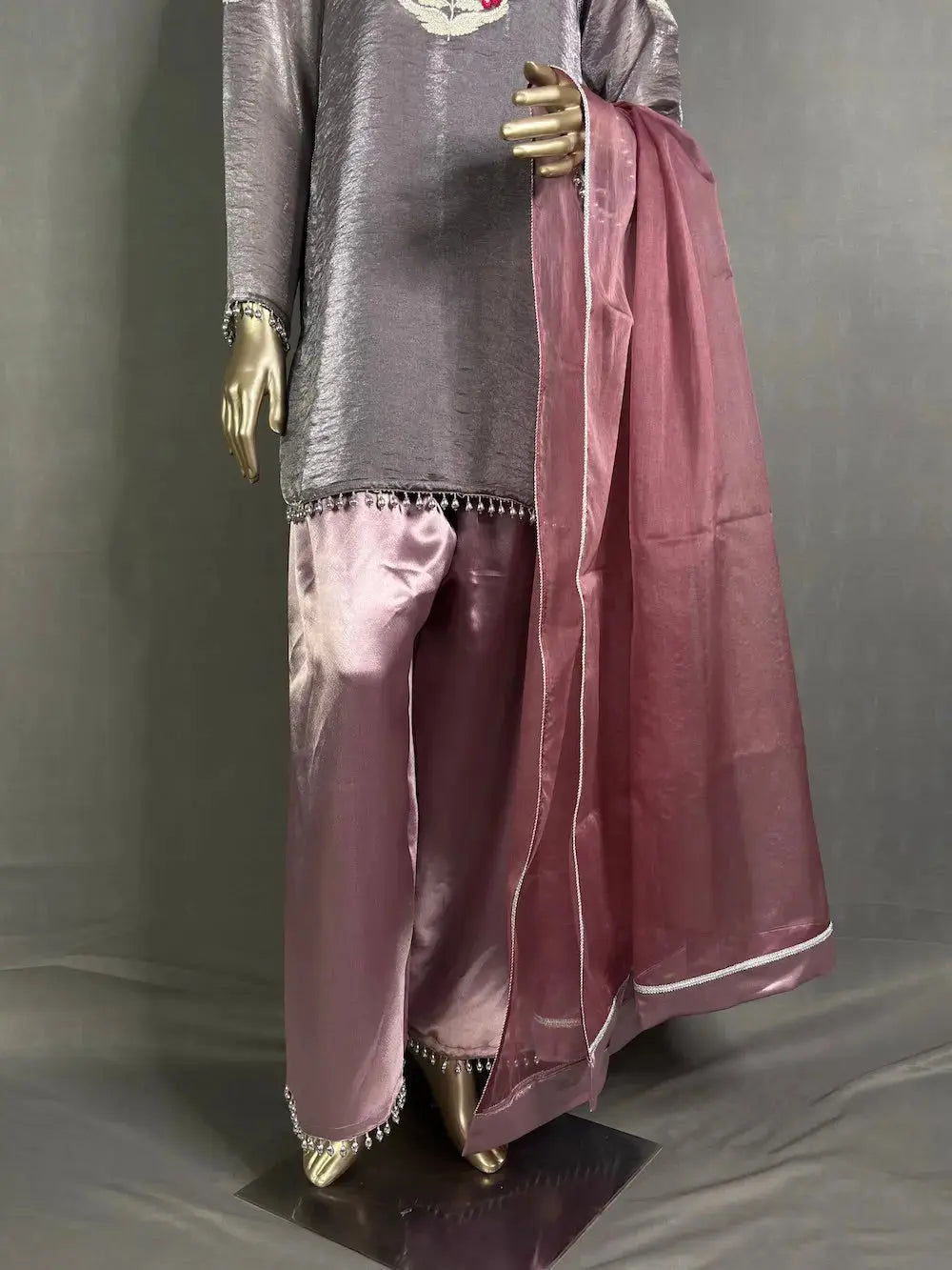 Black Farsi Pakistani Kurta Set | Embroidery work | Best Pakistani Kurta Sets for women kihums clothing