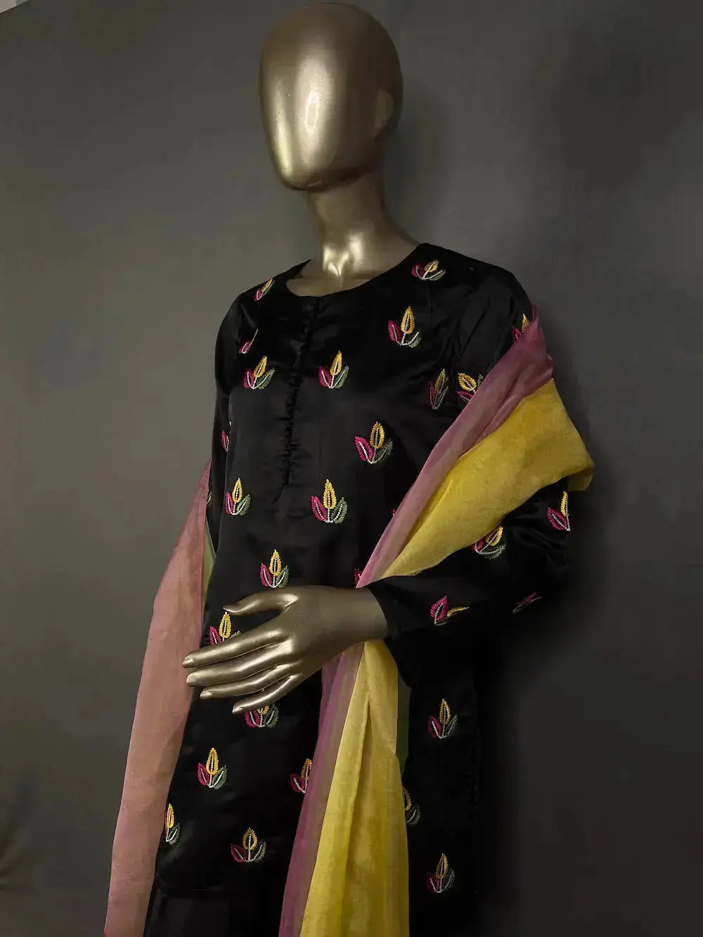 Black Farsi Pakistani Kurta Set | Embroidery work | Best Pakistani Kurta Sets for women (Copy) kihums clothing