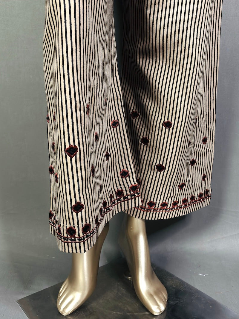 SURAIYYA - Embroidered Kurta Set
