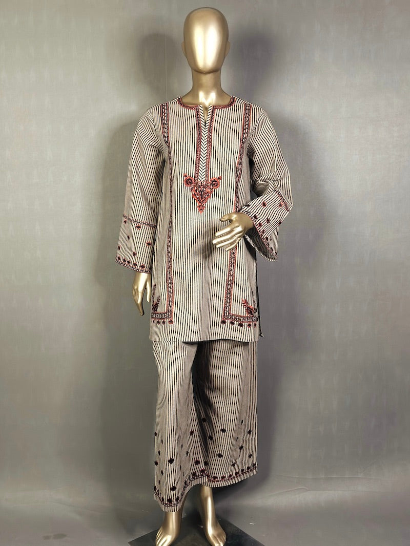 SURAIYYA - Embroidered Kurta Set