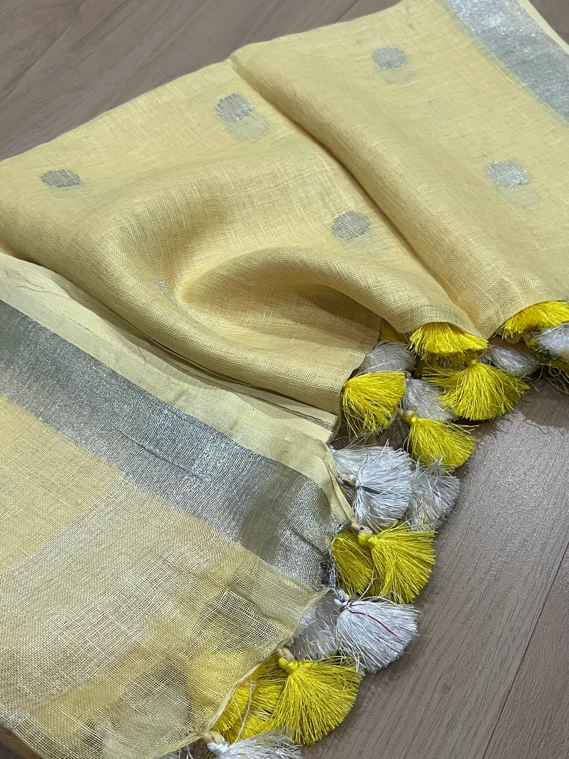 LINEN DUPATTA: Light Yellow Linen Dupatta with zari motif & silver zari border with Tassels | KIHUMS Dupatta kihums clothing