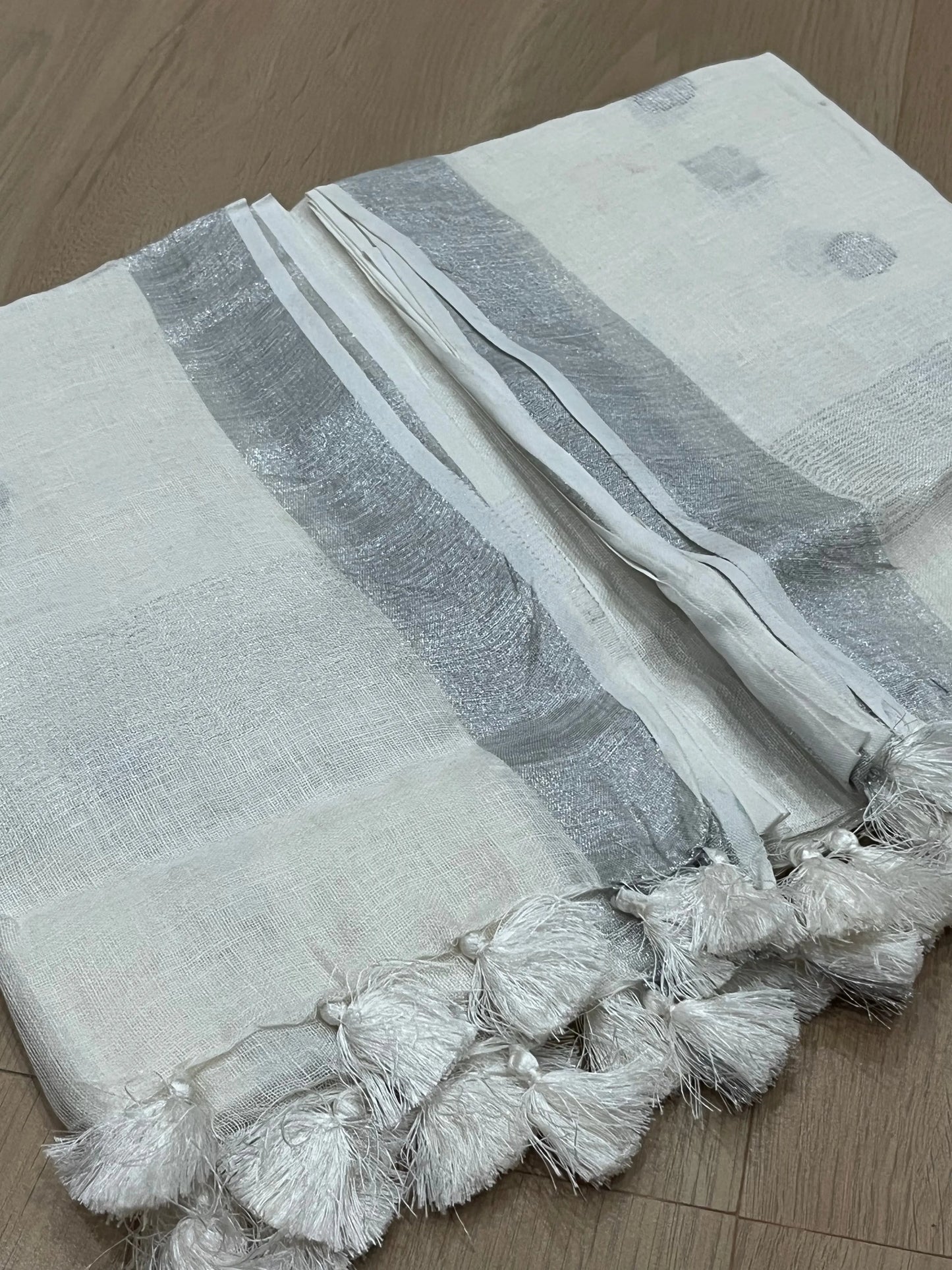 LINEN DUPATTA: White Linen Dupatta with zari motif & silver zari border with Tassels | KIHUMS Dupatta kihums clothing