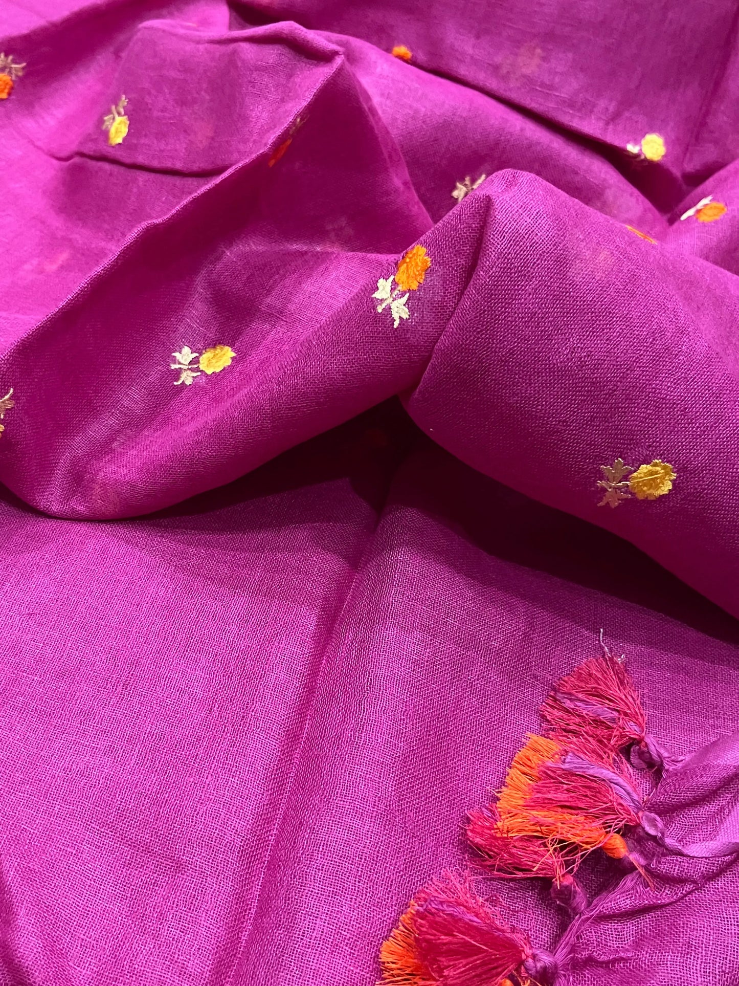 LINEN DUPATTA: Magenta Linen Dupatta with embroidered flower with Tassels | KIHUMS Dupatta kihums clothing