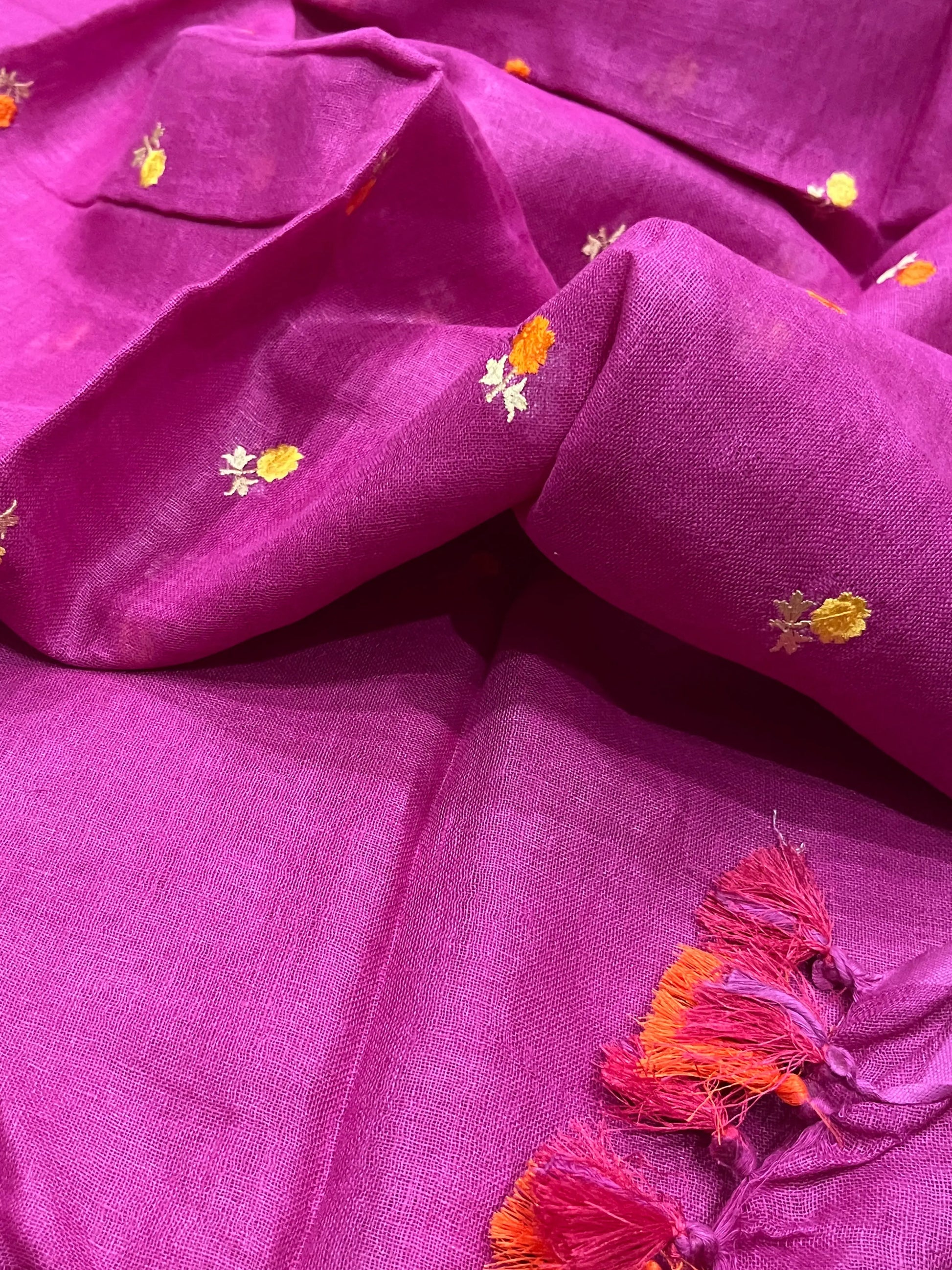 LINEN DUPATTA: Magenta Linen Dupatta with embroidered flower with Tassels | KIHUMS Dupatta kihums clothing