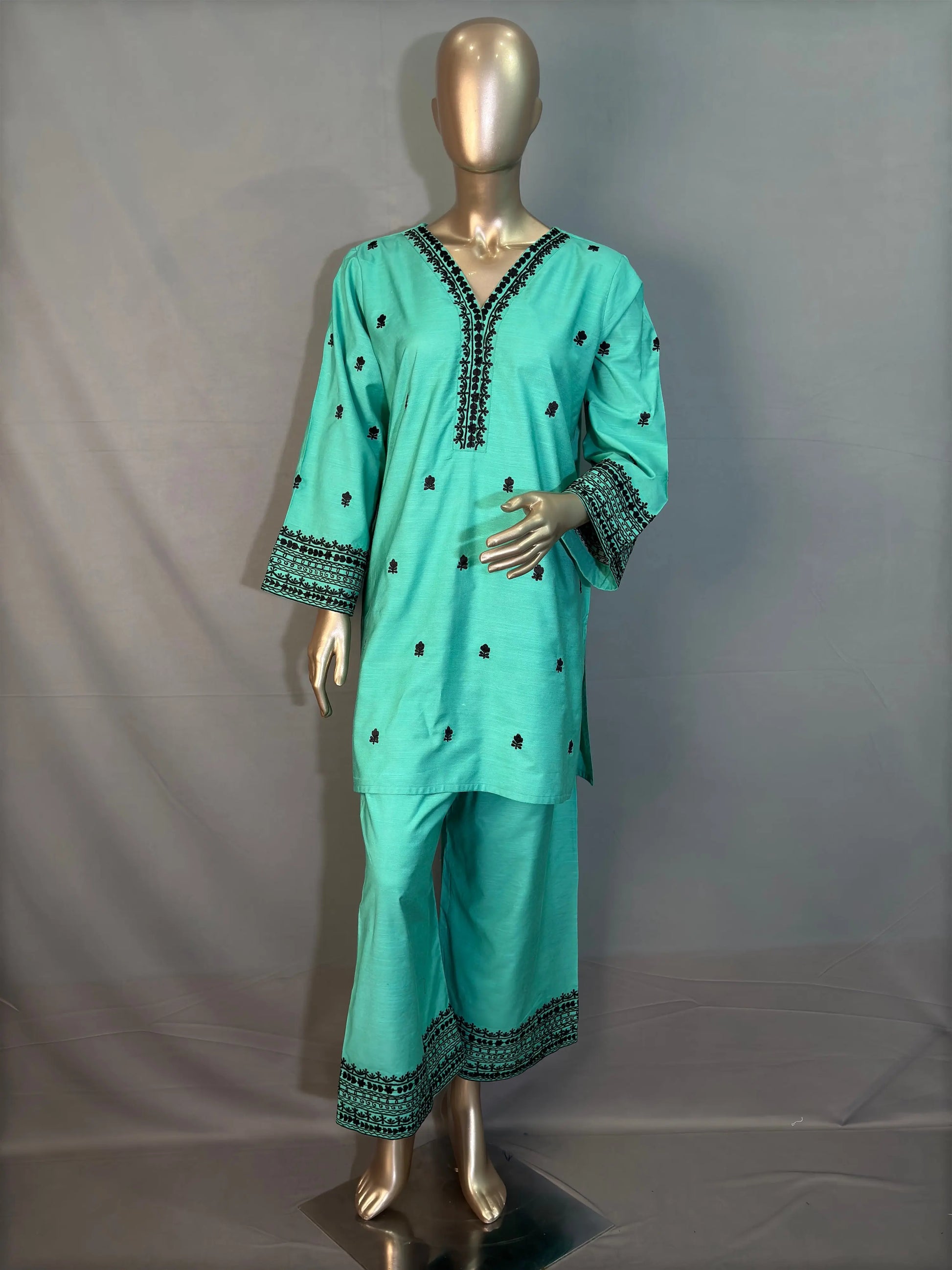 Green with Black Embroidered Pakistani Style Co-ord sets kihums clothing