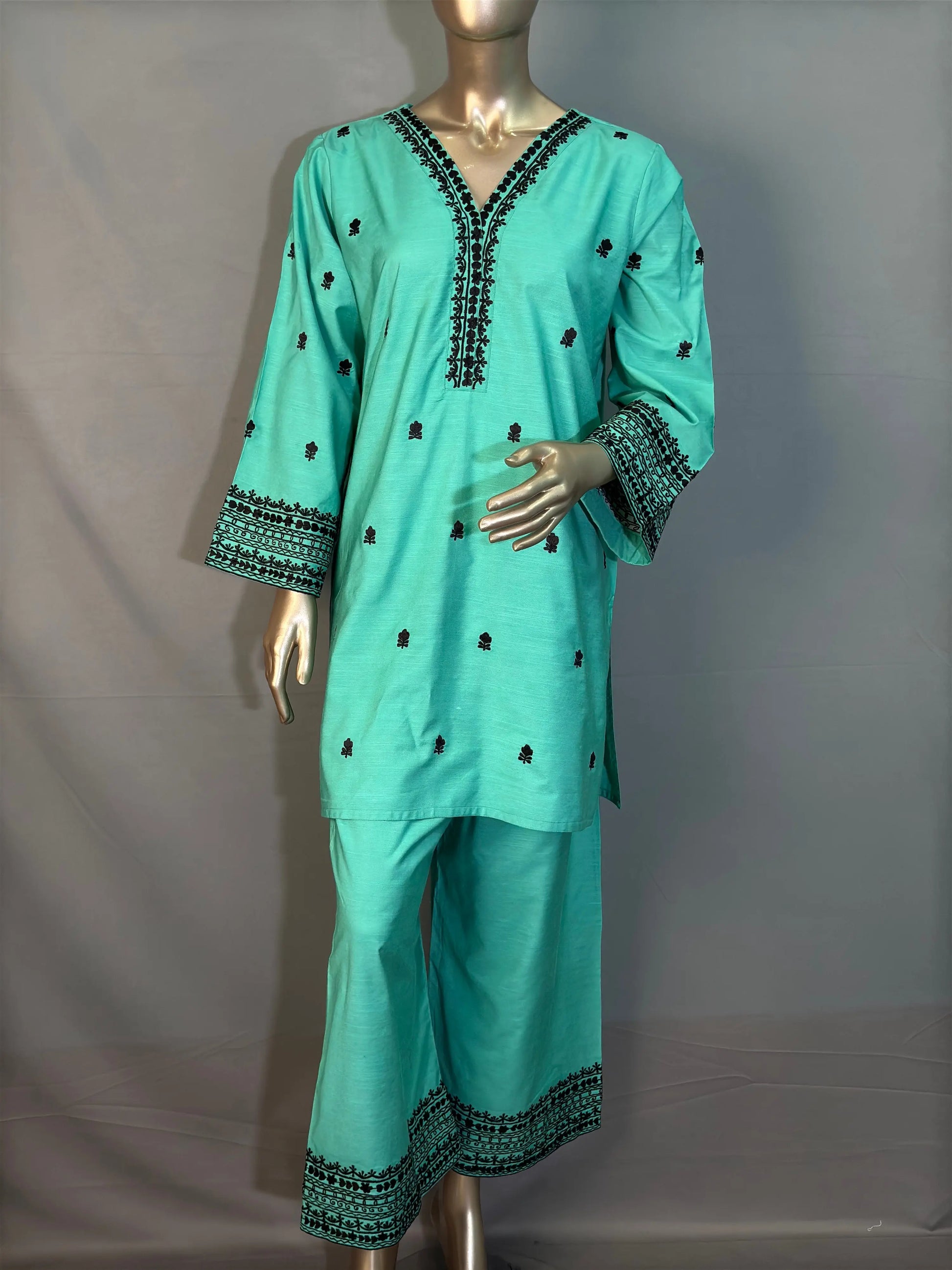 Green with Black Embroidered Pakistani Style Co-ord sets kihums clothing
