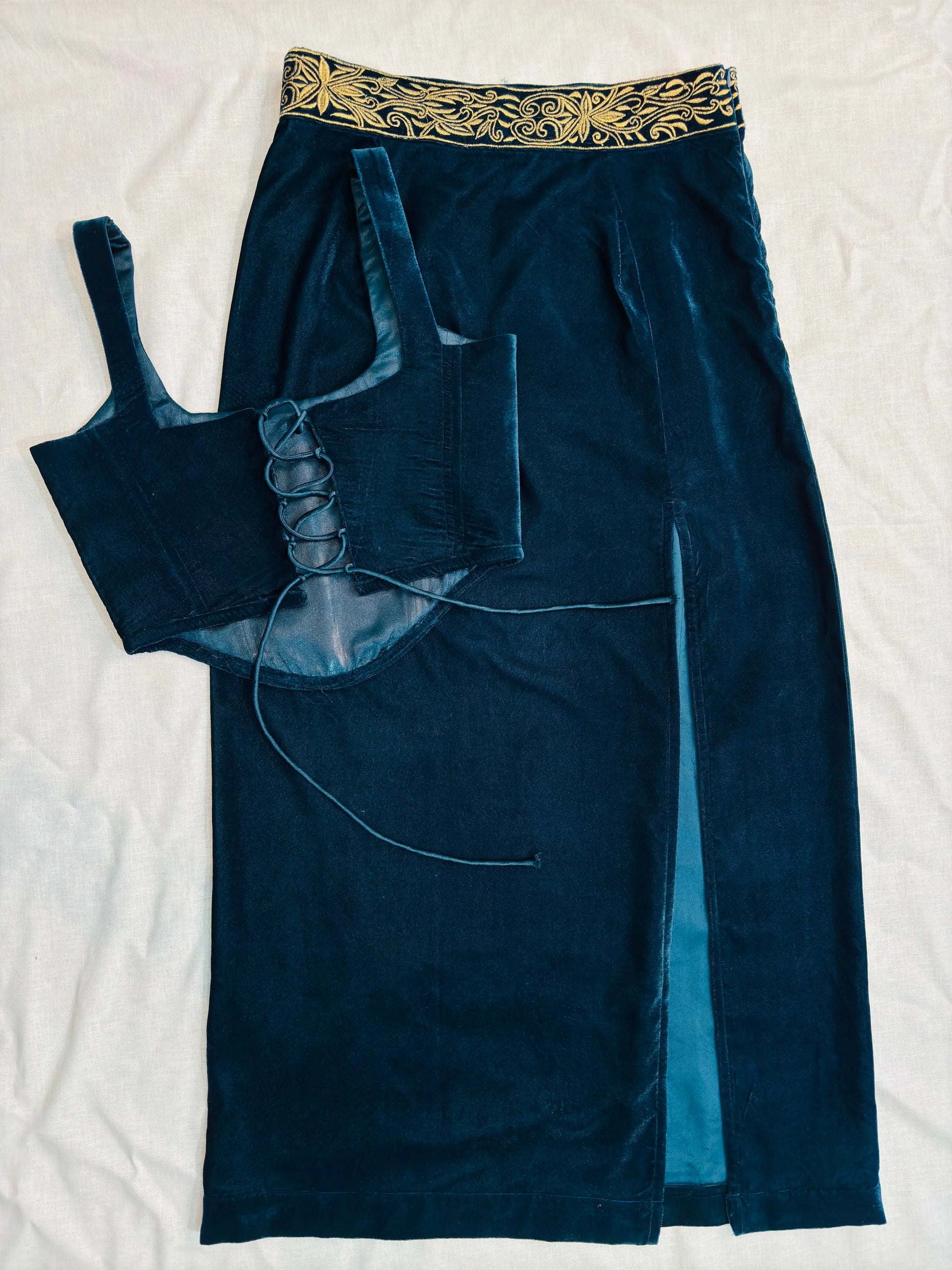 Elegant Microvelvet Embroidered Skirt with Zari Detailing kihums clothing