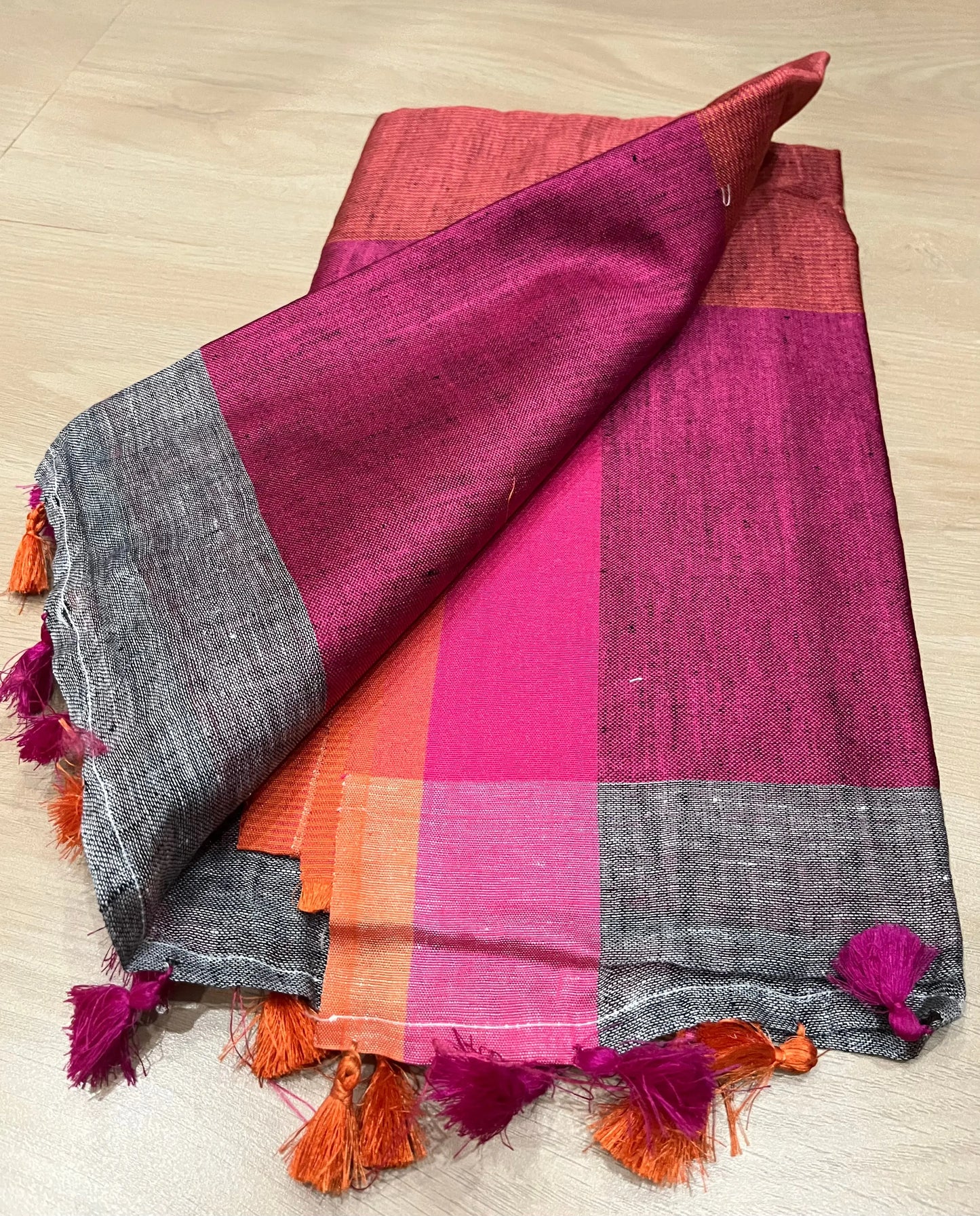 Grey shade Handwoven organic Linen Saree | Contrast border| KIHUMS Saree kihums clothing