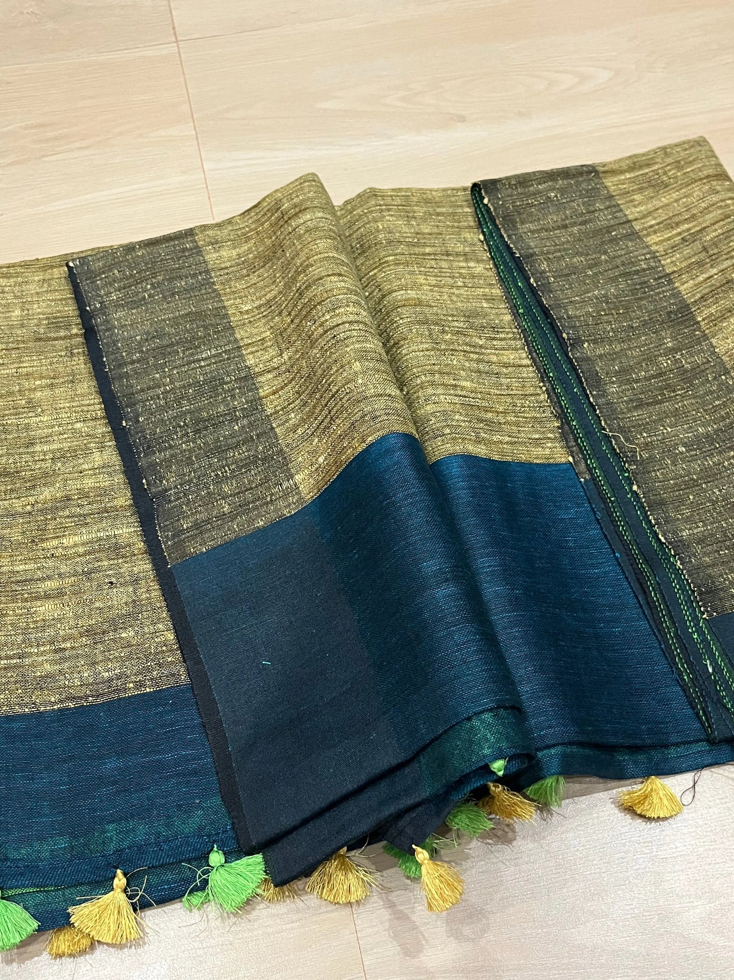 Dark Green & Light green Handwoven organic Linen Saree | Contrast pallu | KIHUMS Saree kihums clothing
