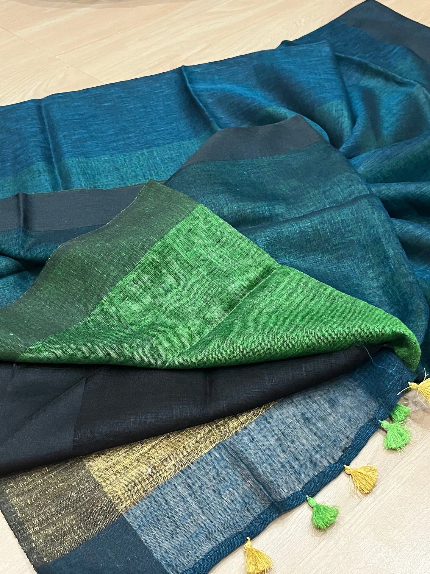 Dark Green & Light green Handwoven organic Linen Saree | Contrast pallu | KIHUMS Saree kihums clothing