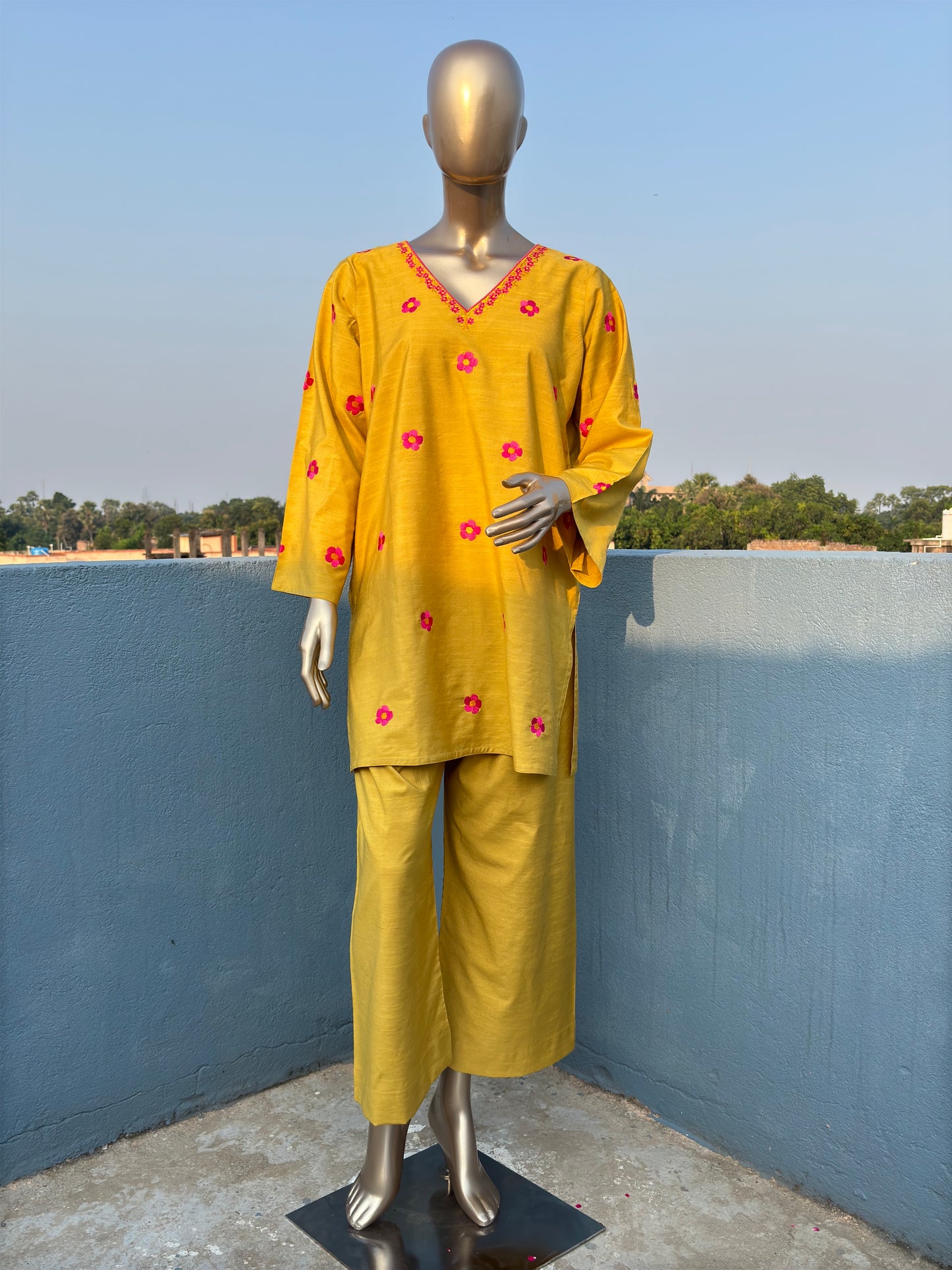 Lime Yellow- Pakistani Silhouette Floral Embroidery Kurta Set