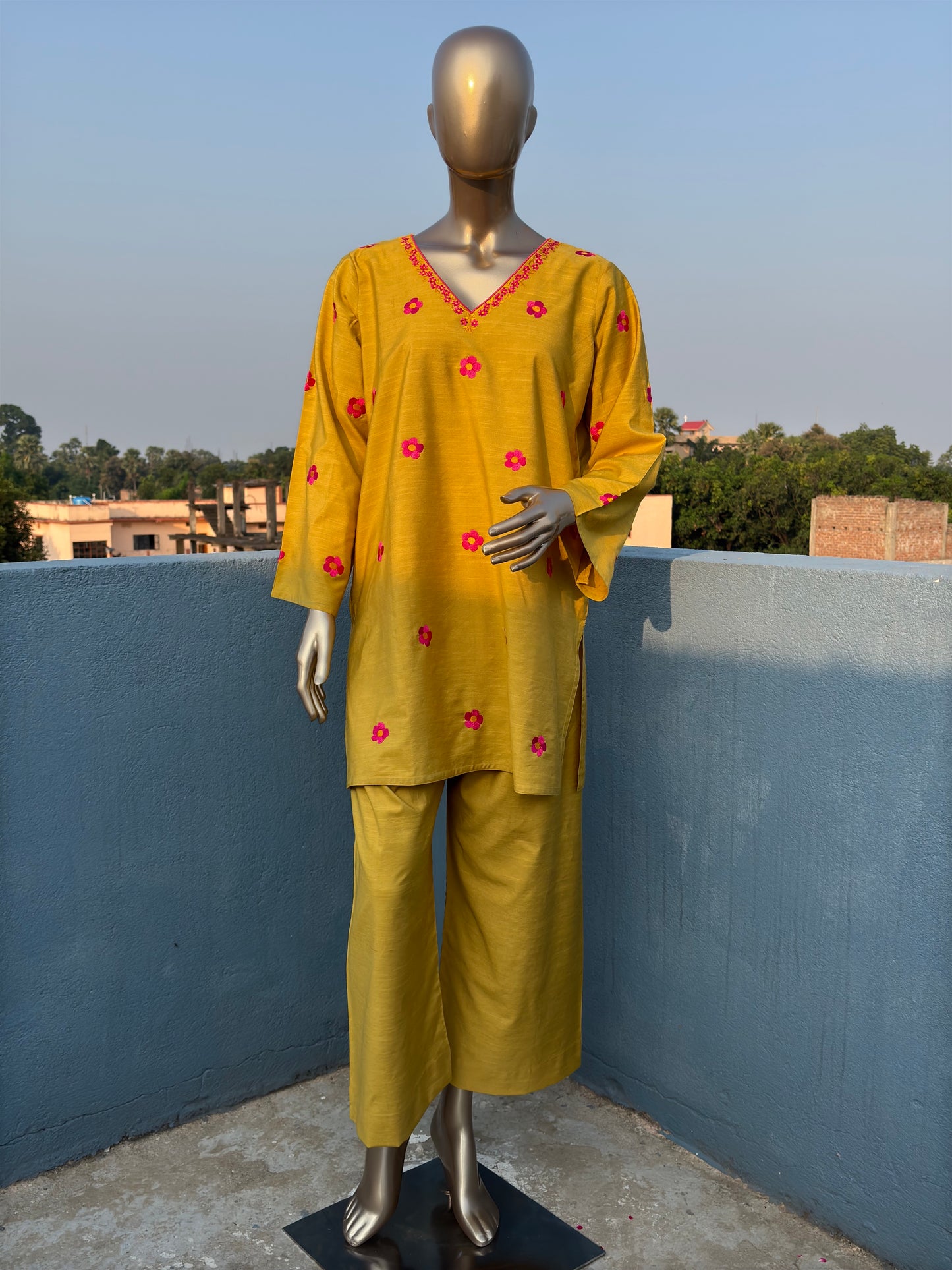 Lime Yellow- Pakistani Silhouette Floral Embroidery Kurta Set