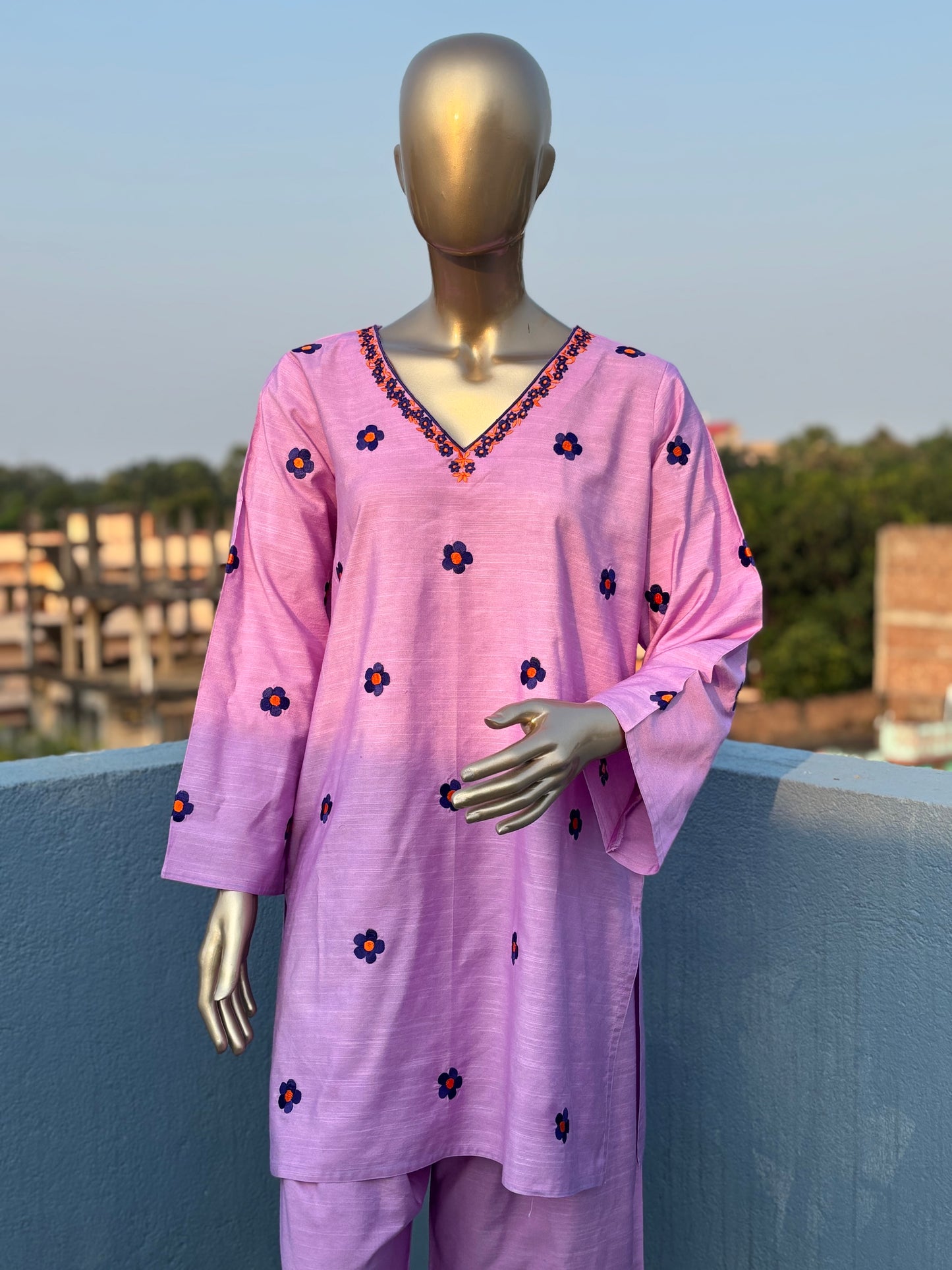 Lavendar- Pakistani Silhouette Floral Embroidery Kurta Set