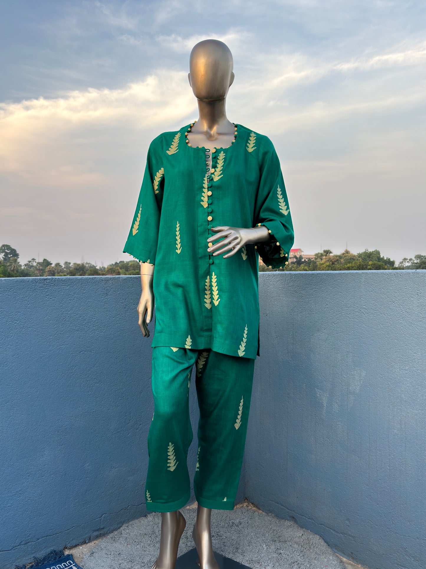 Green Batik Print Co-ord Set: Elegant & Comfortable Two-Piece Outfit | Fusion of Elegance and Comfort