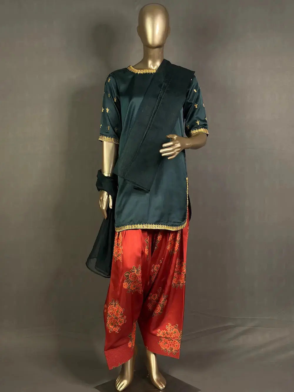 Farsi Style Pakistani Kurta Set | Embroidery work | Best Pakistani Kurta Sets for women kihums clothing