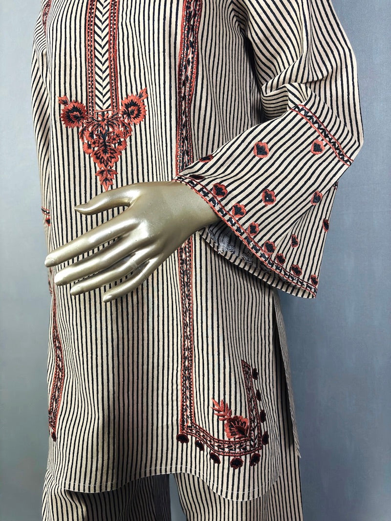 SURAIYYA - Embroidered Kurta Set