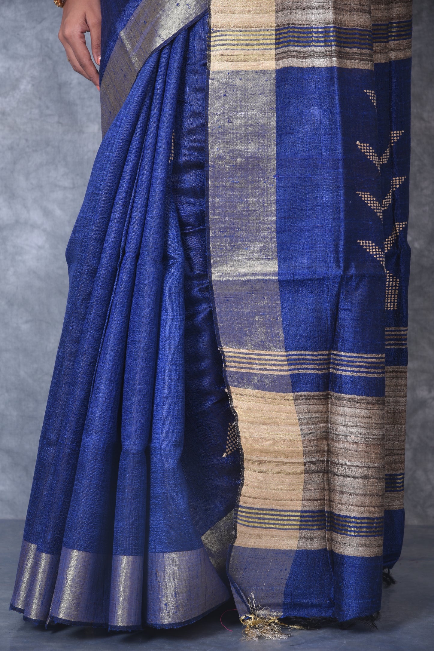 Blue Shade Handwoven Tussar Dupion Raw Silk Saree | KIHUMS Saree