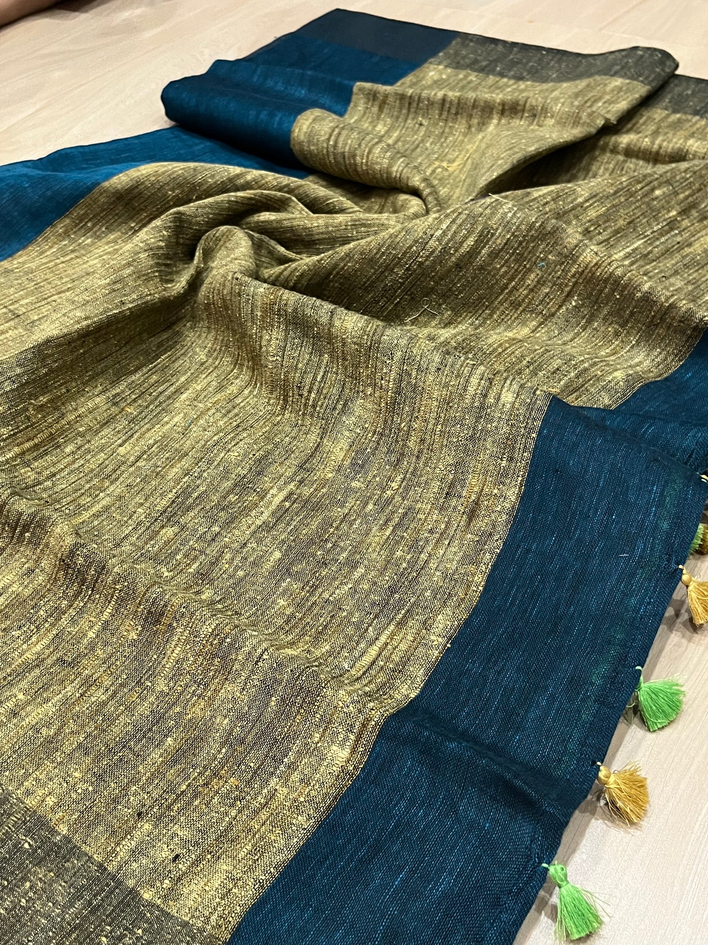 Dark Green & Light green Handwoven organic Linen Saree | Contrast pallu | KIHUMS Saree